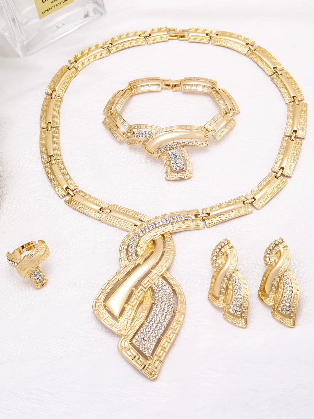 Luxury Dubai Gold Jewelry Set – 18K Gold Plated Necklace, Earrings, Bracelet & Ring