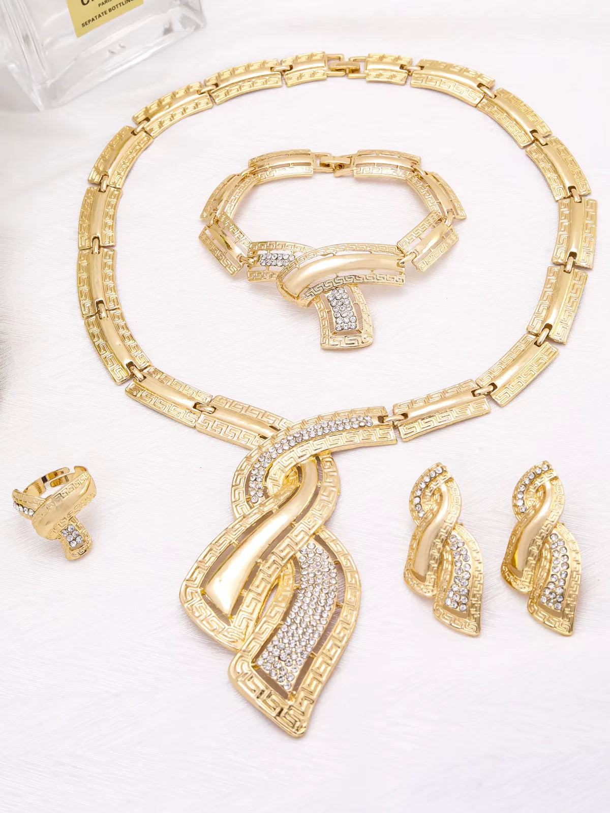 Luxury Dubai Gold Jewelry Set – 18K Gold Plated Necklace, Earrings, Bracelet & Ring